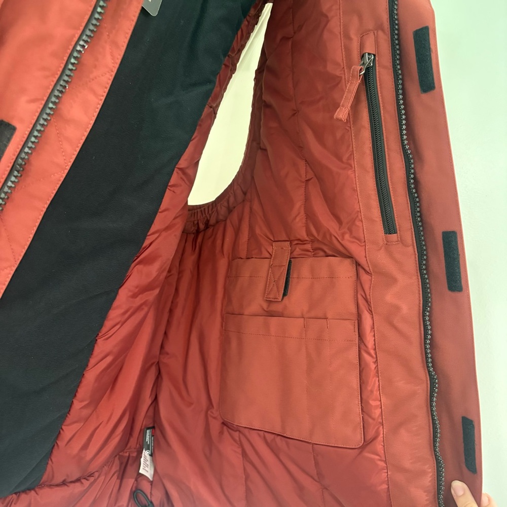 Duluth Trading Co Whaleback Burnt Red Vest - Picture 7 of 7